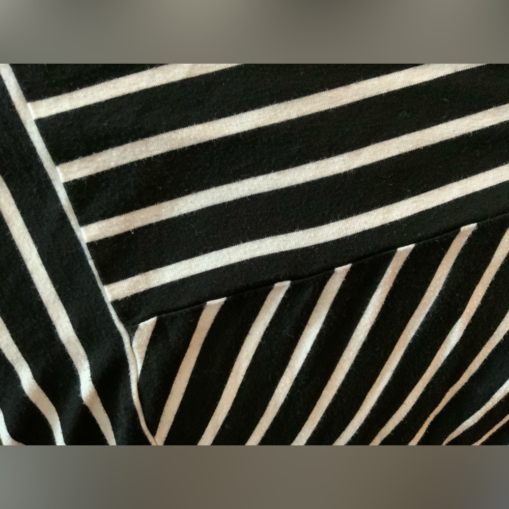 Cable & Gauge Black and White Striped Top - Picture 6 of 9